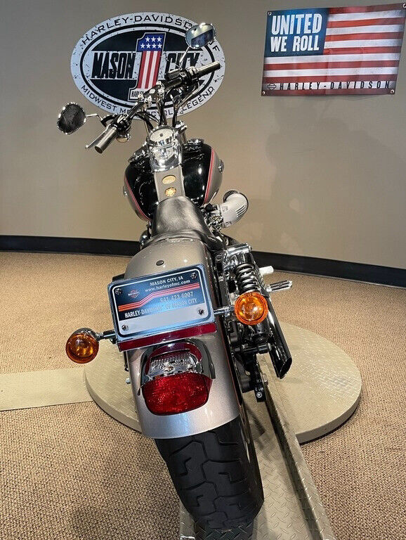 2009 Harley-Davidson Dyna Super Glide® Custom